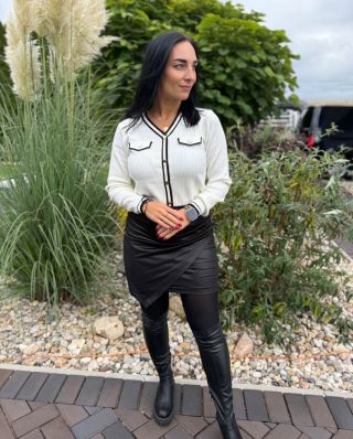 🖤 Detaily dělají rozdíl 🖤 Elegantní svetr, který zvýrazní tvůj styl – jednoduchý, přesto výjimečný. ✨Kvalitní francouzské...