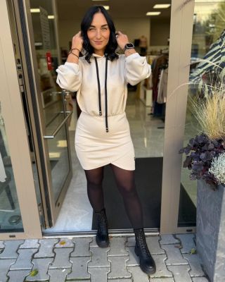 💥 Holky, tohle je šílený! 💥 Než jsme vám je vůbec stihli ukázat, skoro všechny jsou pryč! 😱 Zbyly nám jen jedny béžové a...