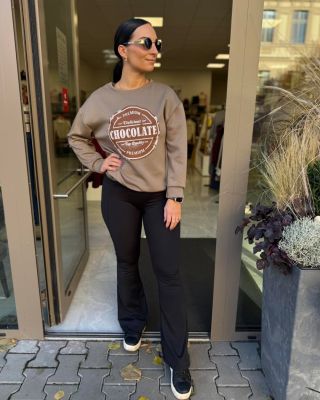 🍫 Mikina CHOCOLATE – pro milovníky sladkého stylu! 🍫849,- Hebká jako čokoládový sen, vyrobená z máslově jemného materiálu,...